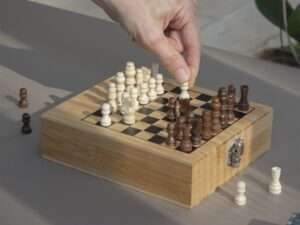 Set de vinos con juego de ajedrez