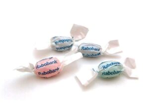 Fruta surtida mariposa con logotipo