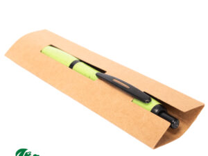 Estuche porta-lápiz o bolígrafo, en cartón reciclado.