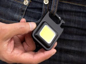 Linterna portátil recargable astro